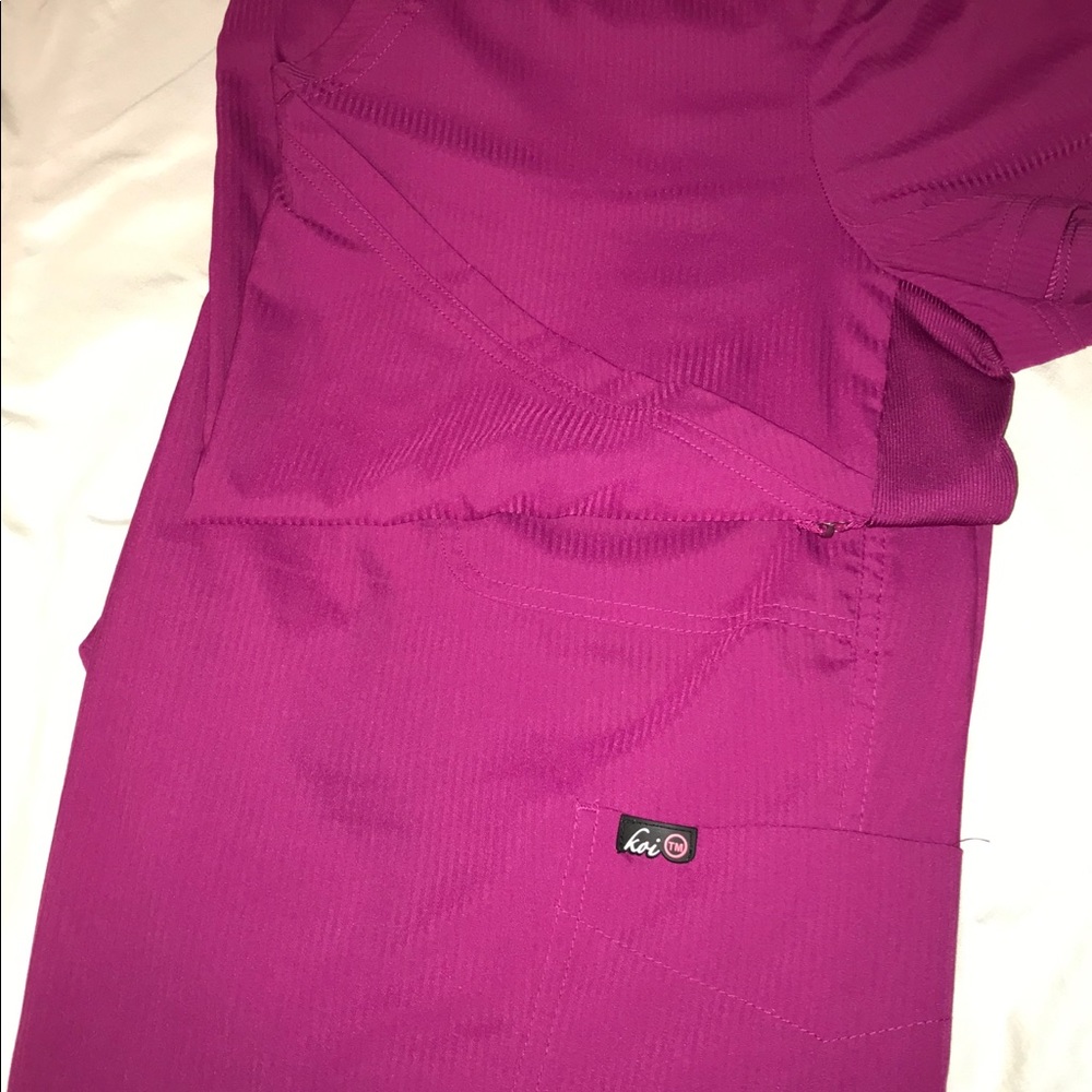 Koi Lite Scrub Set